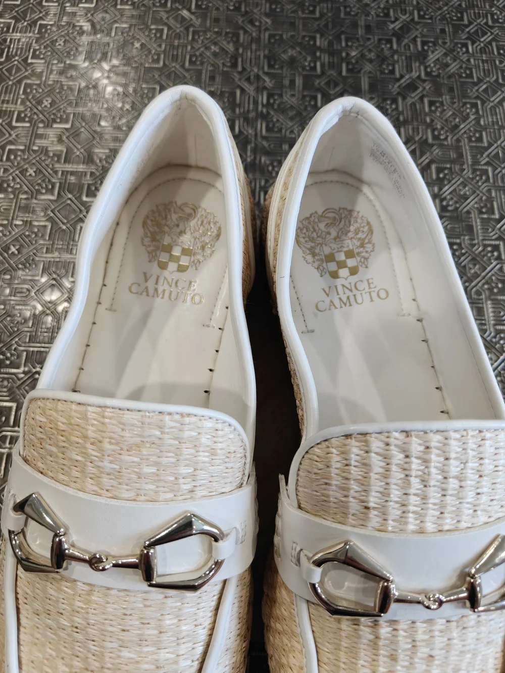 Vince Camuto Marynis Woven Loafers Great shape size 10